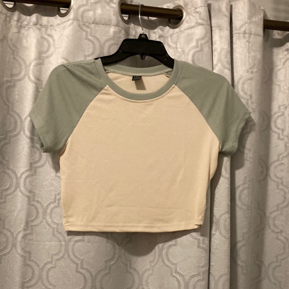 Cropped shirt
